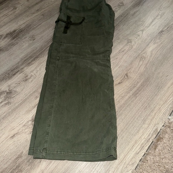 American Eagle Outfitters Sage Green Cargo Pants - Picture 9 of 9